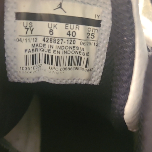 Nike AIR Jordan Flight TR 97 Men's White and Black Sneakers with Red Accent - Picture 7 of 7